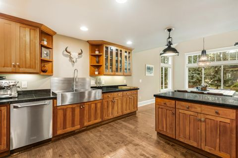 Tiny photo for 693 E Tyler Avenue, Sisters, OR 97759 (MLS # 220214108)