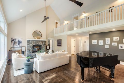 Tiny photo for 693 E Tyler Avenue, Sisters, OR 97759 (MLS # 220214108)