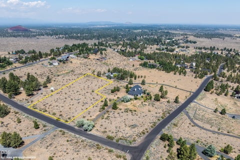 Photo of 59633 Calgary Loop, Bend, OR 97702 (MLS # 220229992)