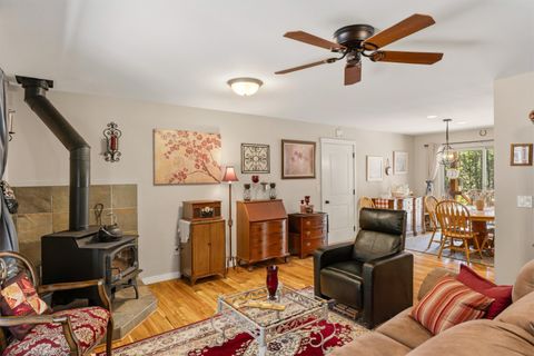 Tiny photo for 153520 Twilla Court, La Pine, OR 97739 (MLS # 220221824)