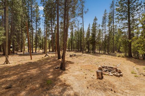 Tiny photo for 153520 Twilla Court, La Pine, OR 97739 (MLS # 220221824)
