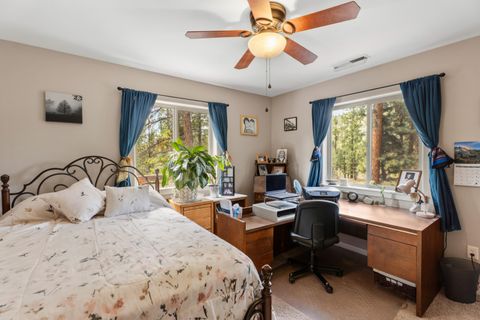 Tiny photo for 153520 Twilla Court, La Pine, OR 97739 (MLS # 220221824)