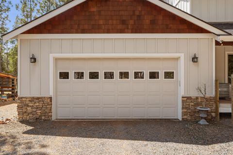 Tiny photo for 153520 Twilla Court, La Pine, OR 97739 (MLS # 220221824)