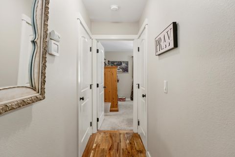 Tiny photo for 153520 Twilla Court, La Pine, OR 97739 (MLS # 220221824)