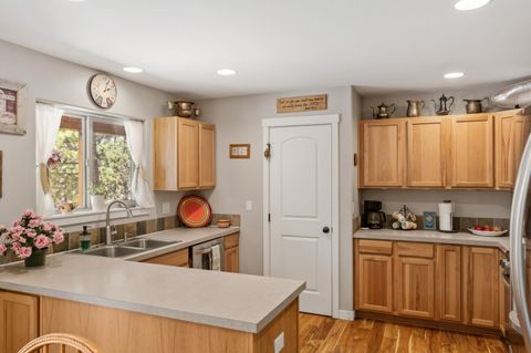 Tiny photo for 153520 Twilla Court, La Pine, OR 97739 (MLS # 220221824)