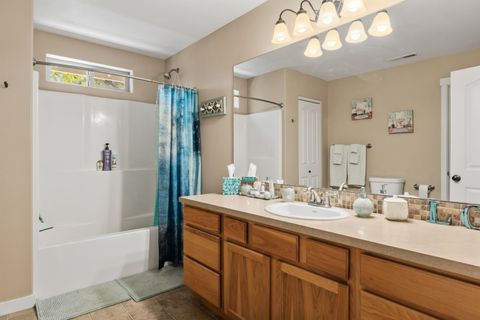 Tiny photo for 153520 Twilla Court, La Pine, OR 97739 (MLS # 220221824)