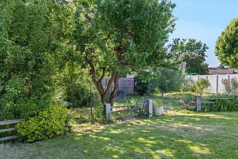 Tiny photo for 154 Silverwood Court, Central Point, OR 97502 (MLS # 220221165)
