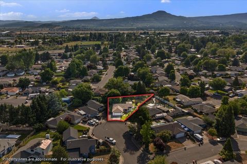 Tiny photo for 154 Silverwood Court, Central Point, OR 97502 (MLS # 220221165)