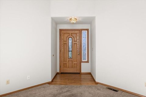 Tiny photo for 154 Silverwood Court, Central Point, OR 97502 (MLS # 220221165)