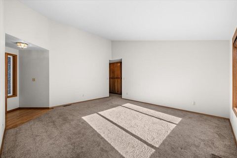 Tiny photo for 154 Silverwood Court, Central Point, OR 97502 (MLS # 220221165)