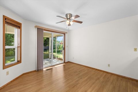Tiny photo for 154 Silverwood Court, Central Point, OR 97502 (MLS # 220221165)