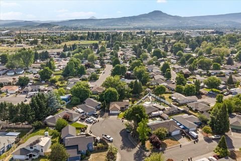 Tiny photo for 154 Silverwood Court, Central Point, OR 97502 (MLS # 220221165)