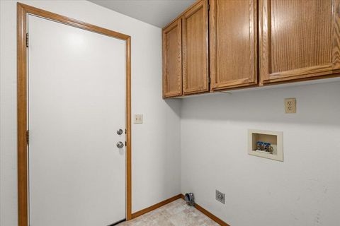 Tiny photo for 154 Silverwood Court, Central Point, OR 97502 (MLS # 220221165)