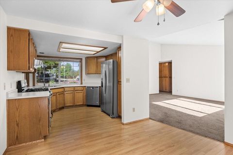 Tiny photo for 154 Silverwood Court, Central Point, OR 97502 (MLS # 220221165)