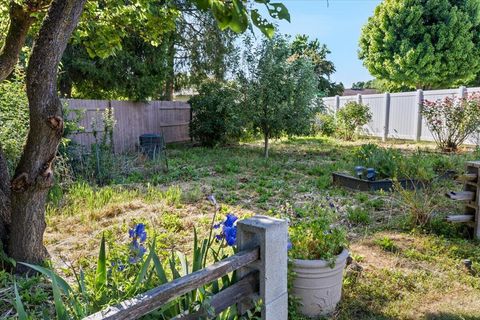 Tiny photo for 154 Silverwood Court, Central Point, OR 97502 (MLS # 220221165)