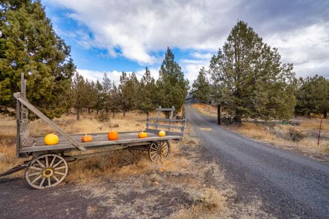 Tiny photo for 1221 NW Odem Avenue, Terrebonne, OR 97760 (MLS # 220212552)