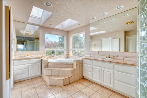 Tiny photo for 1221 NW Odem Avenue, Terrebonne, OR 97760 (MLS # 220212552)