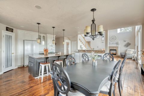 Tiny photo for 1221 NW Odem Avenue, Terrebonne, OR 97760 (MLS # 220212552)