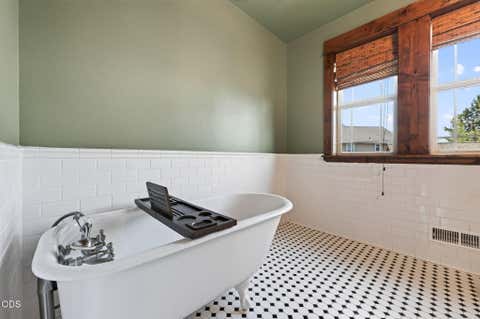 Tiny photo for 63109 Turret Court, Bend, OR 97701 (MLS # 220225873)