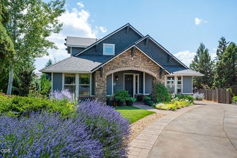 Photo of 63109 Turret Court, Bend, OR 97701 (MLS # 220225873)