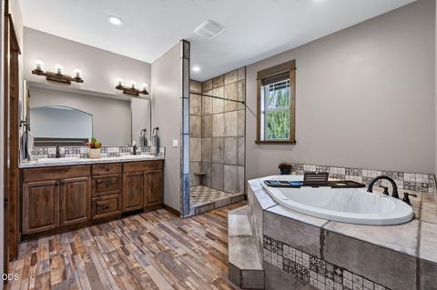 Tiny photo for 63109 Turret Court, Bend, OR 97701 (MLS # 220225873)