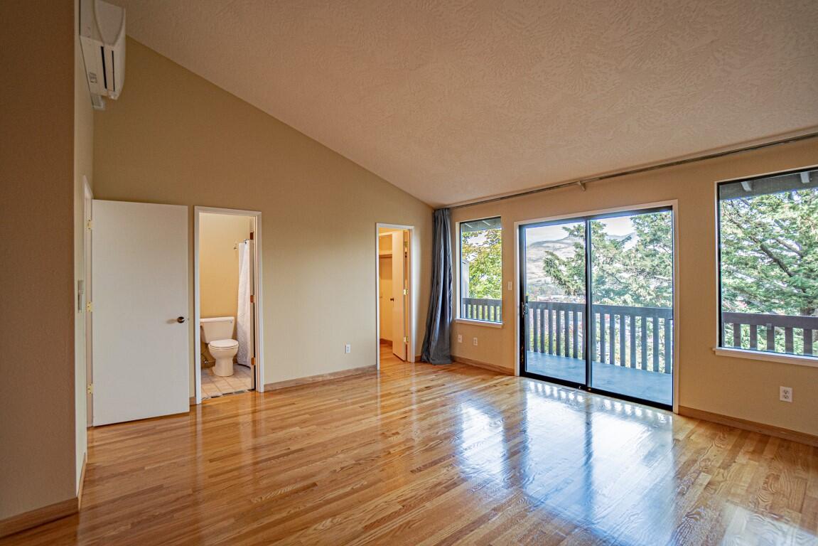 Ravenwood Townhomes - Residential