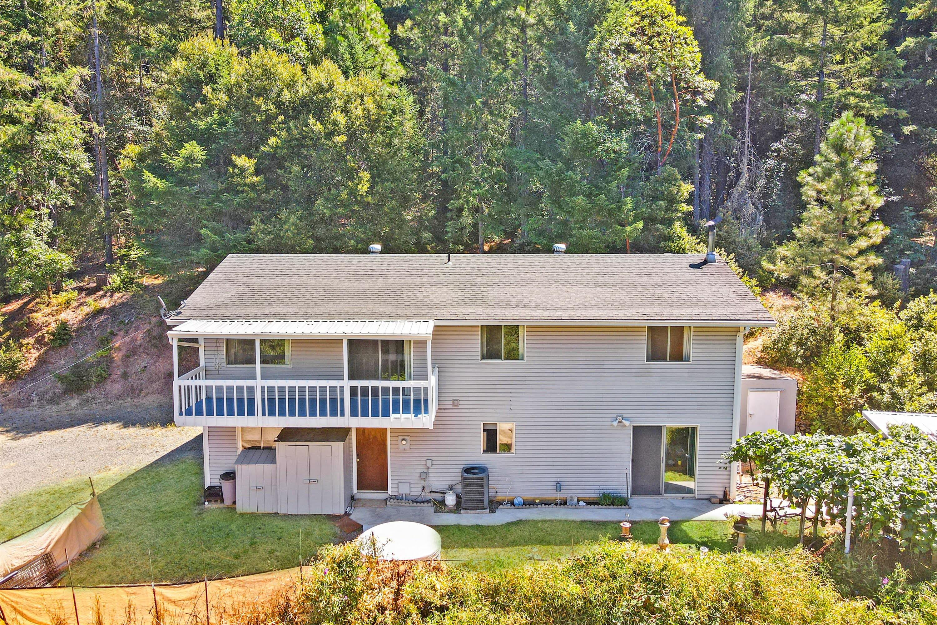 Glendale, Tow NOf Julia - Residential