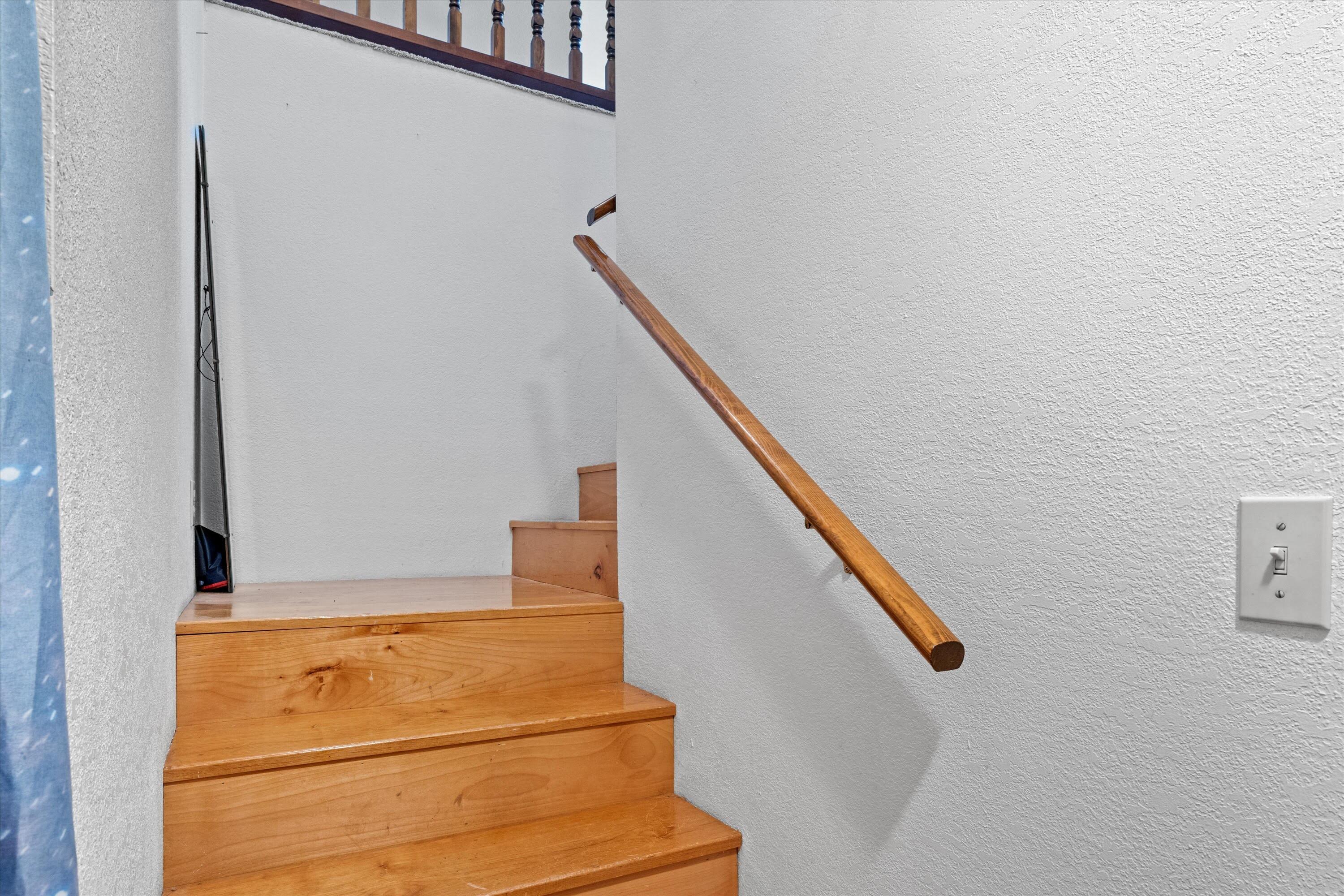 Glendale, Tow NOf Julia - Residential