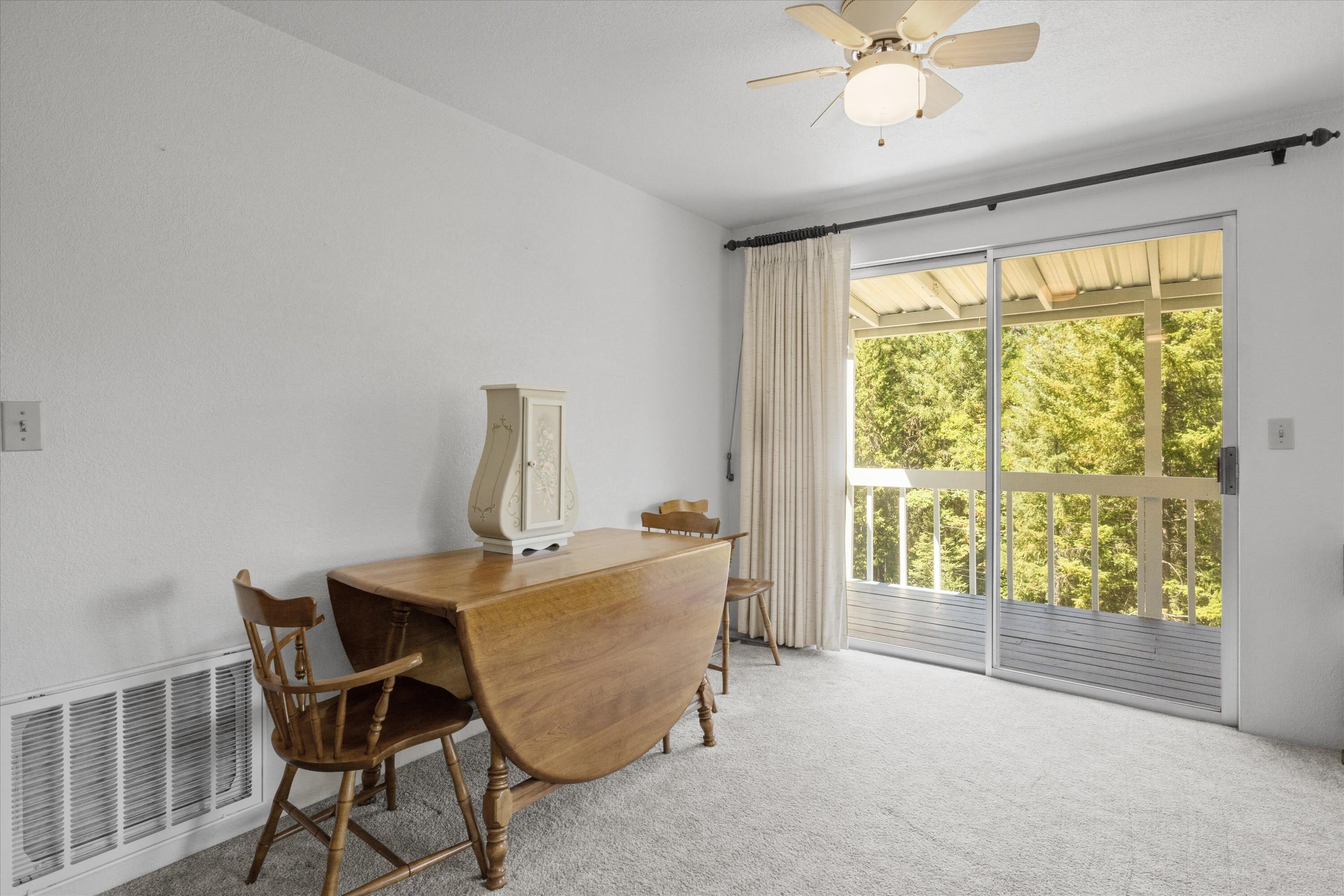 Glendale, Tow NOf Julia - Residential