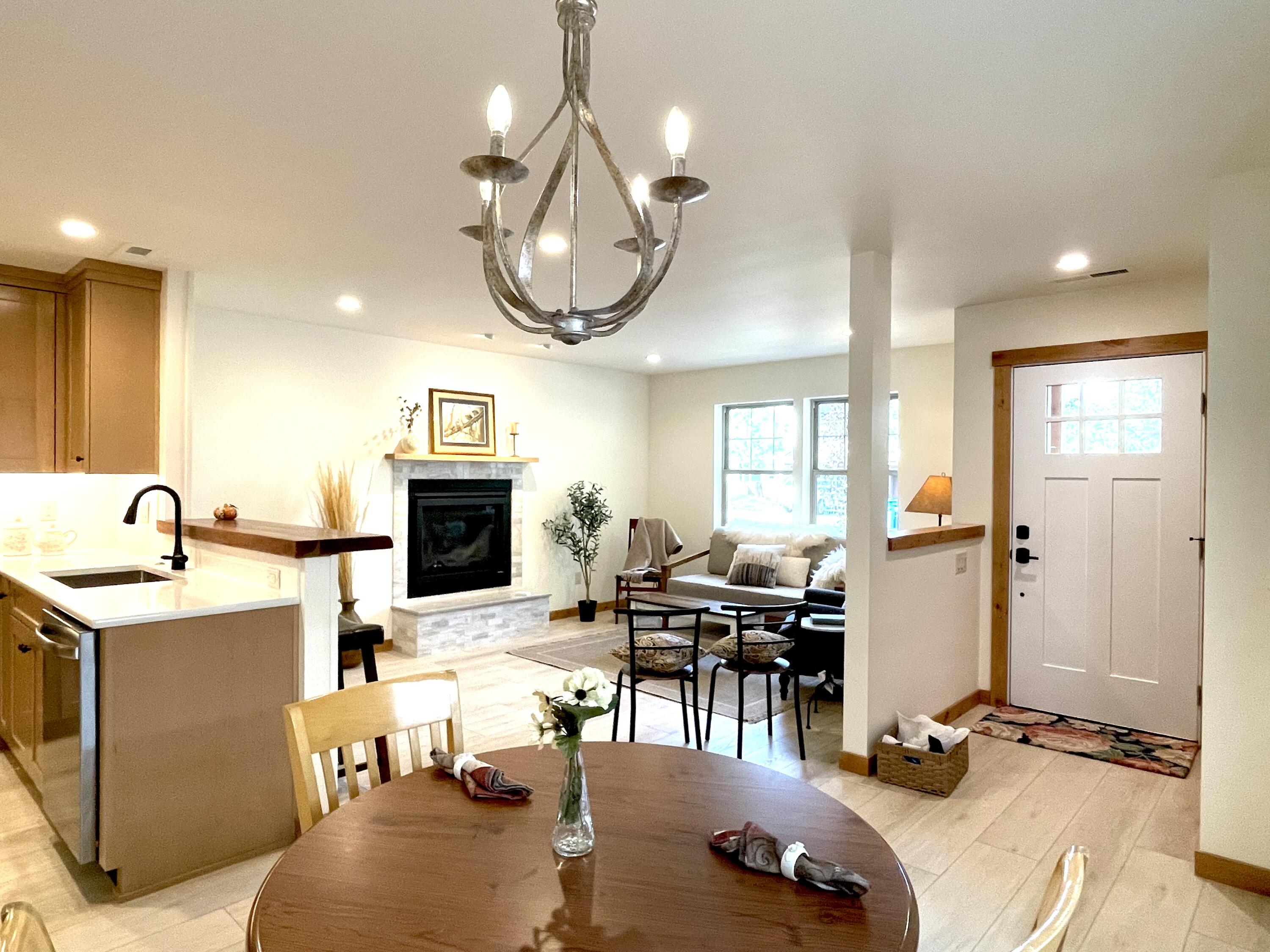 337 W Jefferson Avenue