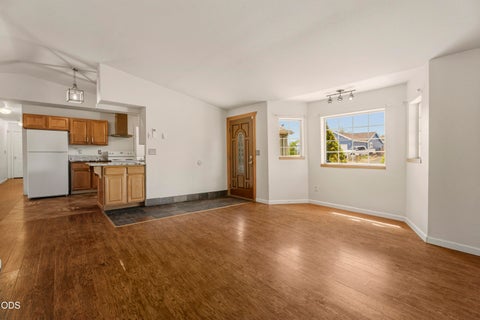 Tiny photo for 56 SE L Street Loop, Madras, OR 97741 (MLS # 220223017)