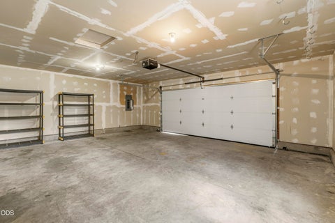 Tiny photo for 56 SE L Street Loop, Madras, OR 97741 (MLS # 220223017)