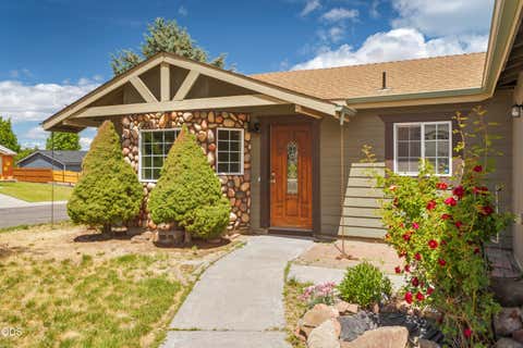 Photo of 56 SE L Street Loop, Madras, OR 97741 (MLS # 220223017)