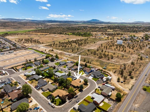 Tiny photo for 56 SE L Street Loop, Madras, OR 97741 (MLS # 220223017)