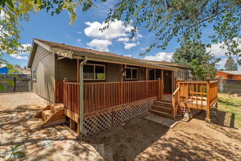 Tiny photo for 56 SE L Street Loop, Madras, OR 97741 (MLS # 220223017)
