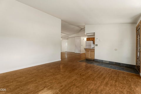 Tiny photo for 56 SE L Street Loop, Madras, OR 97741 (MLS # 220223017)