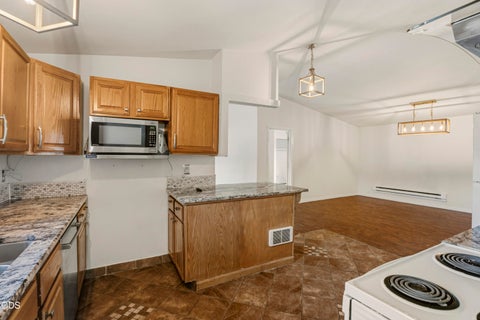 Tiny photo for 56 SE L Street Loop, Madras, OR 97741 (MLS # 220223017)