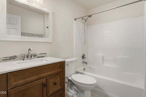 Tiny photo for 56 SE L Street Loop, Madras, OR 97741 (MLS # 220223017)