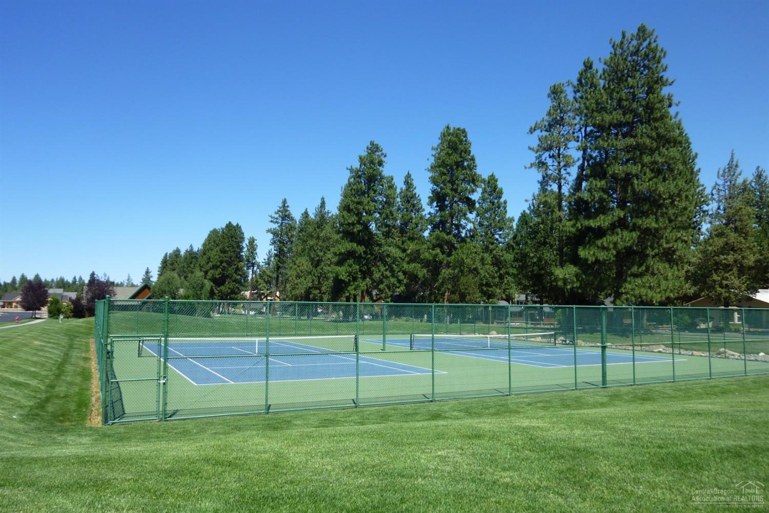 Pine Meadow Vill - Residential