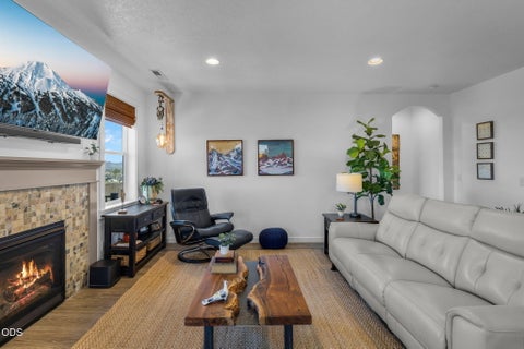 Tiny photo for 4431 SW Salmon Place, Redmond, OR 97756 (MLS # 220223567)