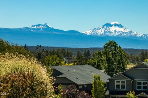 Tiny photo for 4431 SW Salmon Place, Redmond, OR 97756 (MLS # 220223567)