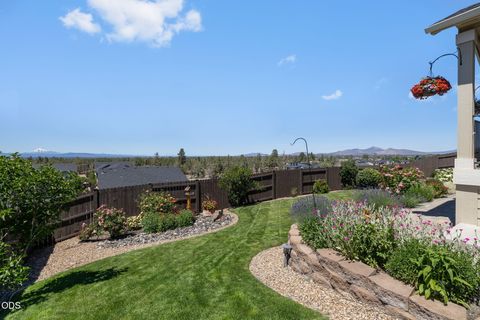 Tiny photo for 4431 SW Salmon Place, Redmond, OR 97756 (MLS # 220223567)