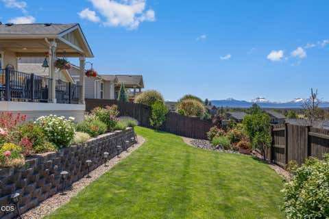 Tiny photo for 4431 SW Salmon Place, Redmond, OR 97756 (MLS # 220223567)