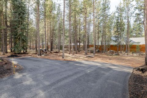 Tiny photo for 17253 Widgeon Drive, Bend, OR 97707 (MLS # 220213908)