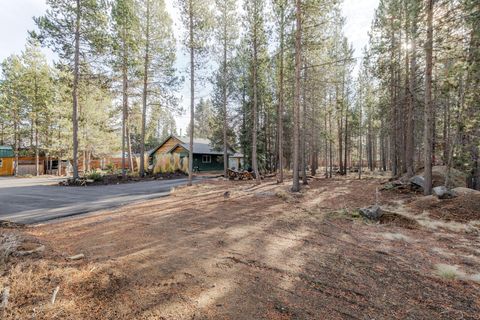 Tiny photo for 17253 Widgeon Drive, Bend, OR 97707 (MLS # 220213908)