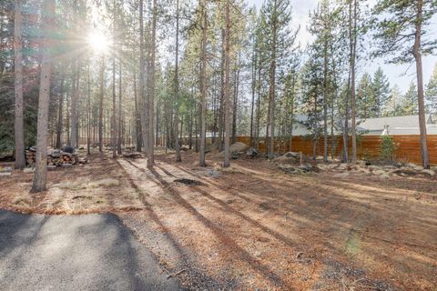 Tiny photo for 17253 Widgeon Drive, Bend, OR 97707 (MLS # 220213908)