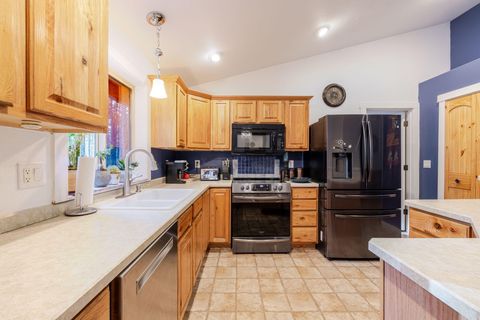 Tiny photo for 17253 Widgeon Drive, Bend, OR 97707 (MLS # 220213908)