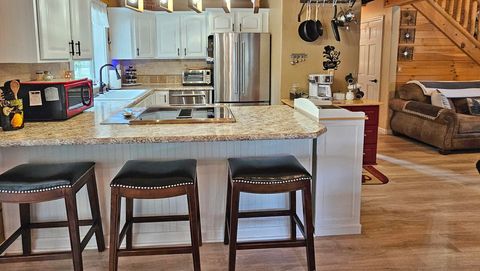 Tiny photo for 17659 Rosland Road, La Pine, OR 97739 (MLS # 220221325)
