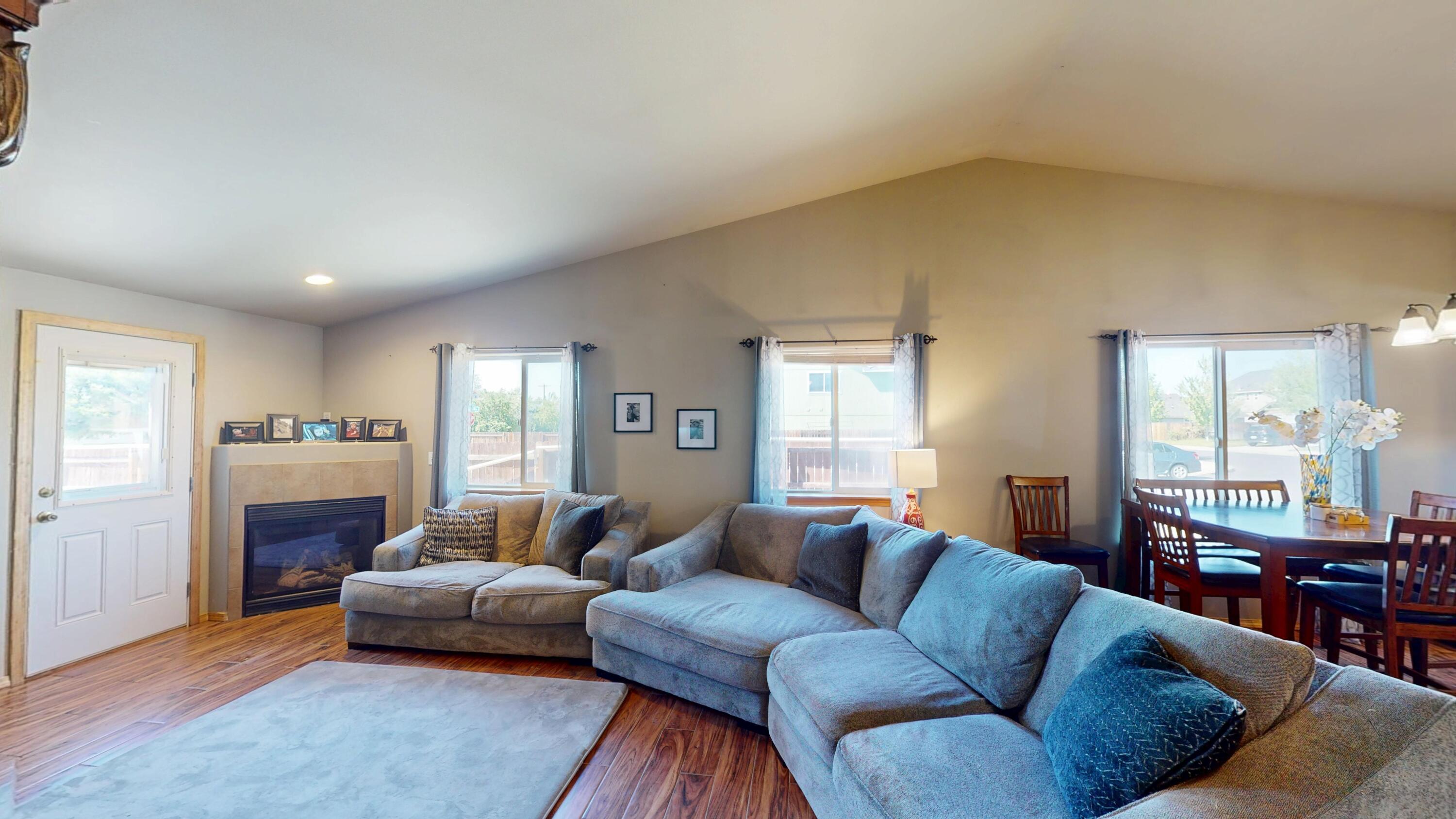 604 NW Green Forest Circle