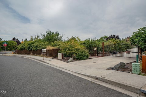 Tiny photo for 2617 SW Florer Drive, Grants Pass, OR 97527 (MLS # 220227391)